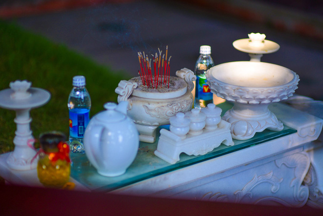 Cận cảnh nơi yên nghỉ của cố Thủ tướng Phan Văn Khải bên cạnh mộ phần người vợ